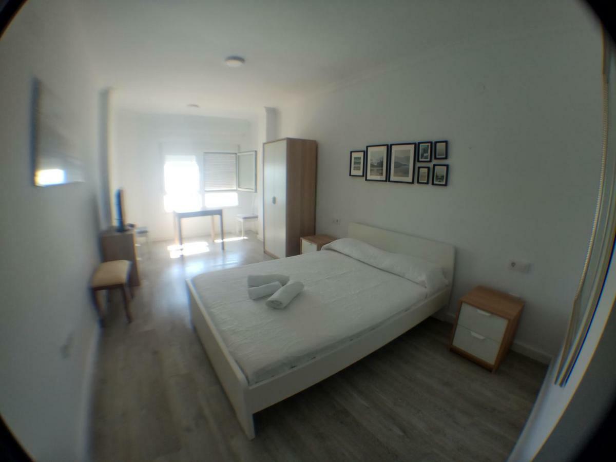 Guesting Ladreda Apartment กาดิซ ภายนอก รูปภาพ